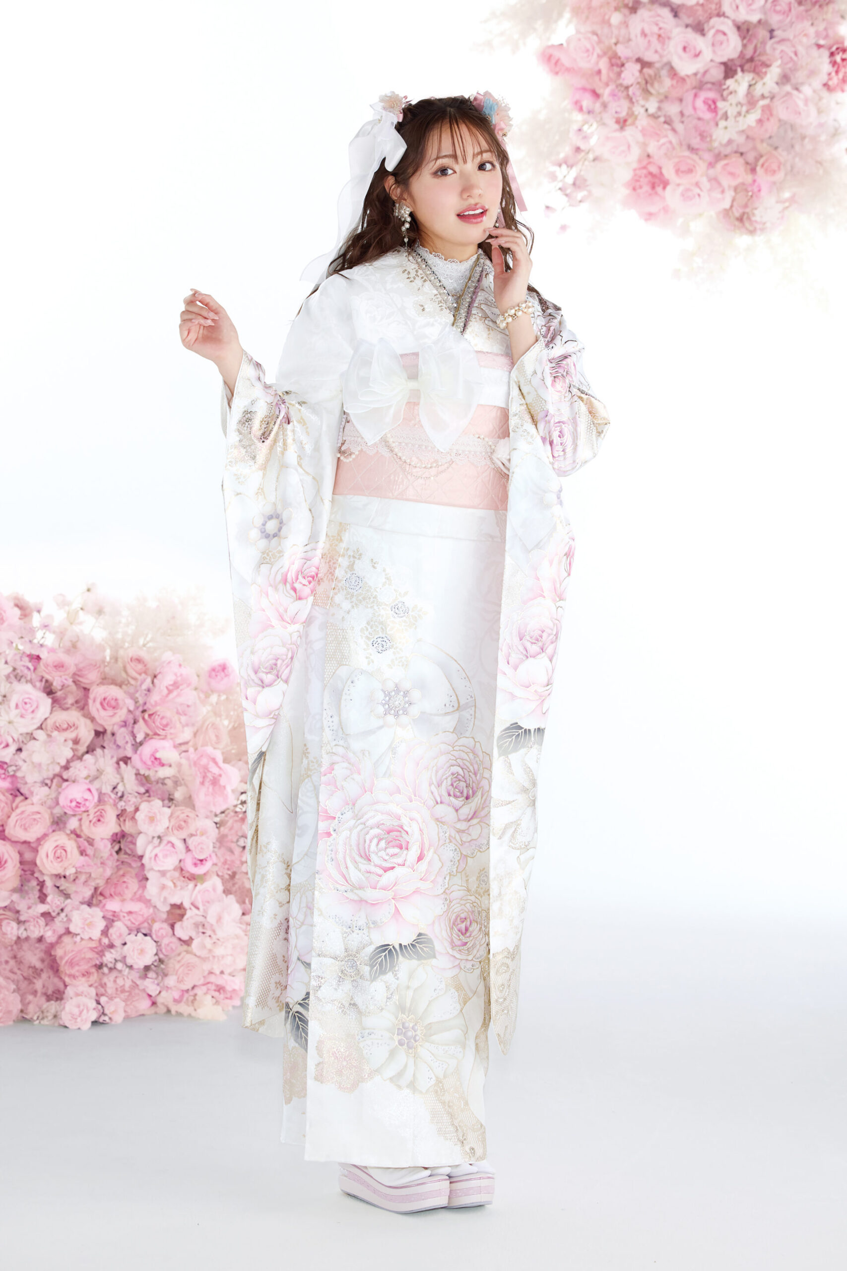 落ち着いたミルクベージュ×小花の画像